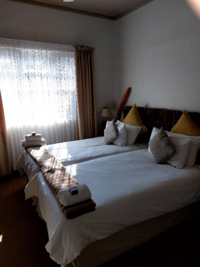 Bush Pillow Guest House Otjiwarongo Exterior photo