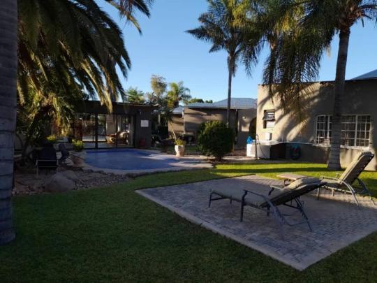 Bush Pillow Guest House Otjiwarongo Exterior photo