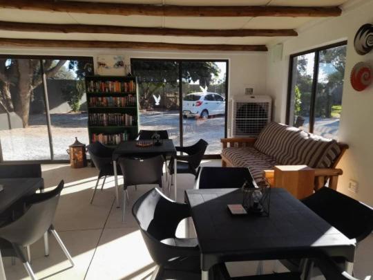 Bush Pillow Guest House Otjiwarongo Exterior photo